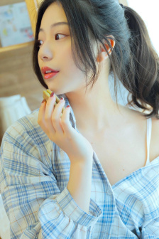 脱裤子趴下打屁屁视频